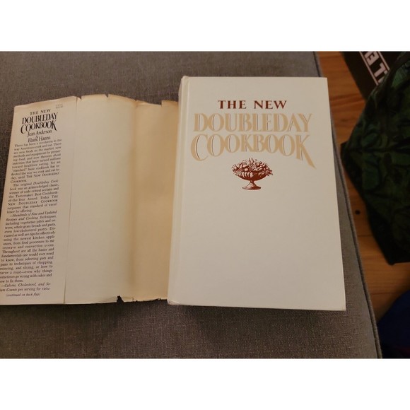 1985 The New Doubleday Cookbook hcdj book over 4000 recipes - Picture 7 of 11